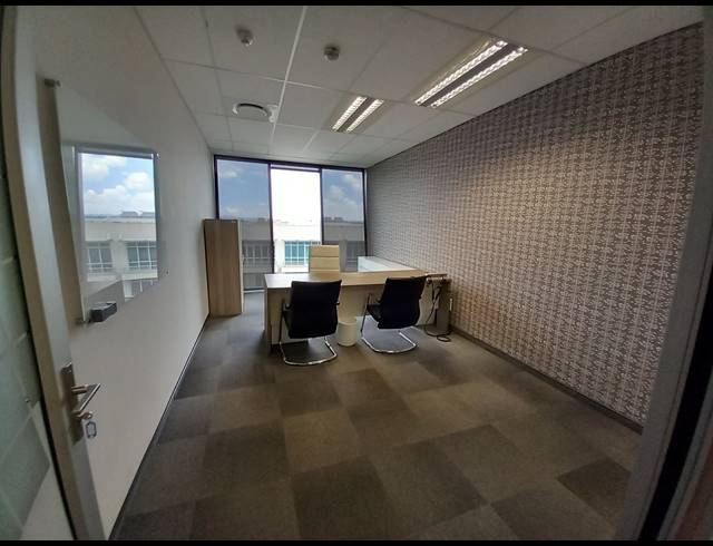 2,248M² OFFICE TO LET IN BRYANSTON